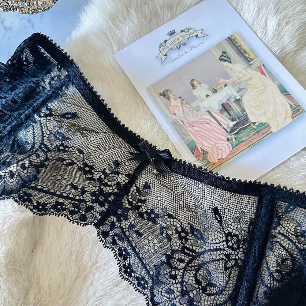 Black lace sexy suspender / garter belt - XS-S - Picture 2 of 4